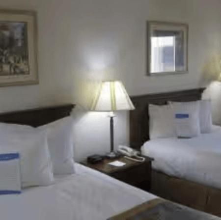 Lakewood Inn & Suites Dowagiac Exteriör bild