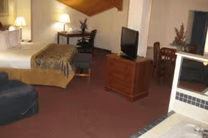 Lakewood Inn & Suites Dowagiac Exteriör bild